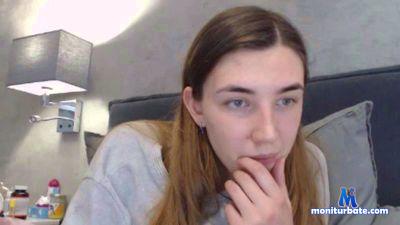 AlisaSalvatore cam4 bisexual performer from Republic of Poland  