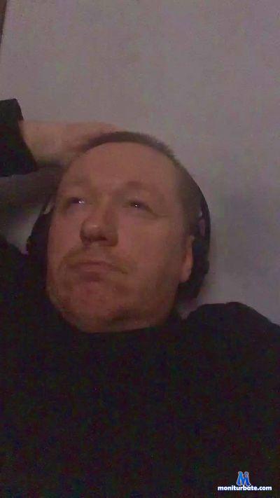 Hellhound80 cam4 bicurious performer from United Kingdom of Great Britain & Northern Ireland  