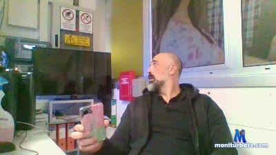 Bisonte76 cam4 bisexual performer from Republic of Italy  
