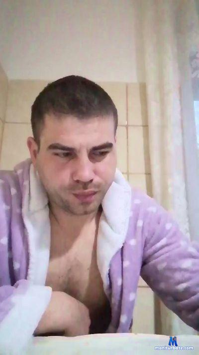 andrey2125 cam4 gay performer from Romania  