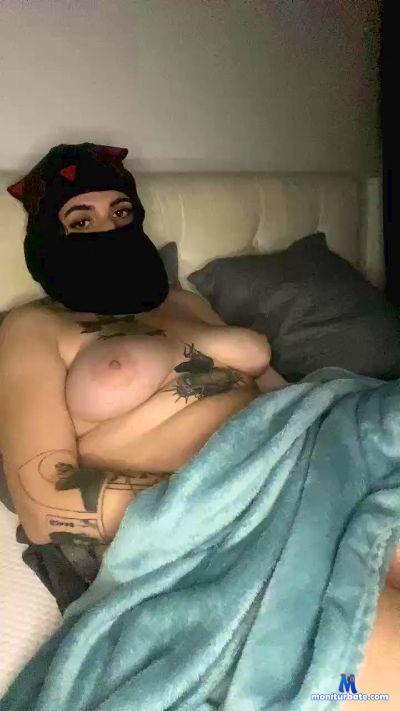 LilaUchi cam4 bisexual performer from French Republic  