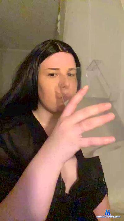 Juliahorneyy cam4 straight performer from Kingdom of Sweden  