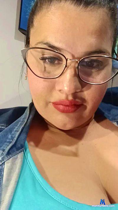 sexylips2024 cam4 bisexual performer from Argentine Republic  