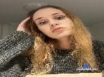 MoiraFentress cam4 livecam show performer room profile