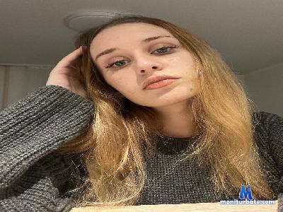 MoiraFentress cam4 bisexual performer from Federal Republic of Germany  