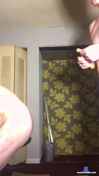 DouglasHere2 cam4 bisexual performer from United States of America young sexy masturbation 
