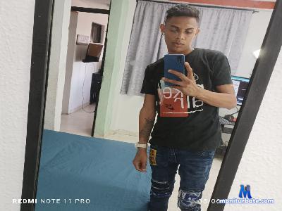 BryanandThomas cam4 gay performer from Republic of Colombia ass milk masturbation anal blowjob gamer spanking 
