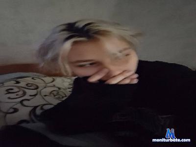 DorettaConnett cam4 bicurious performer from French Republic spanking feet bigass schoolgirl C2C masturbation striptease 