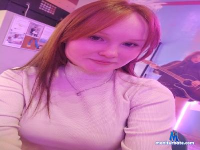 AnnisCroswell cam4 bicurious performer from French Republic  