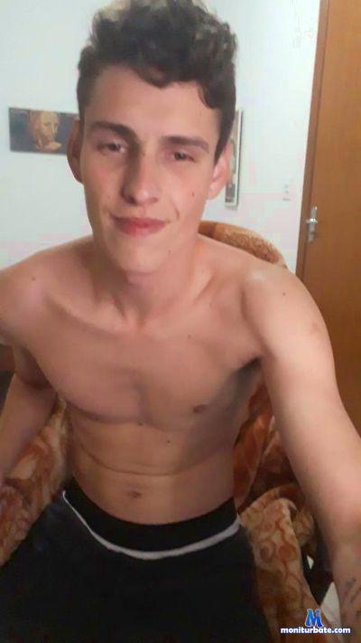vini7575sex cam4 bisexual performer from Kingdom of Spain  