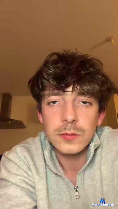 Chiennebg cam4 gay performer from French Republic feet bdsm 