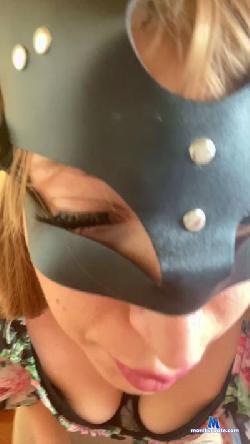 PiccolaLulu cam4 live cam performer profile