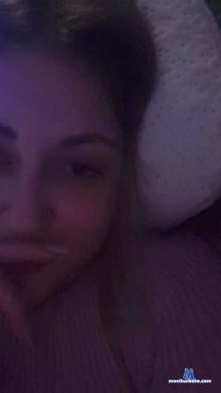 giahot1 cam4 live cam performer profile