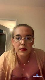 Lenafr cam4 livecam show performer room profile