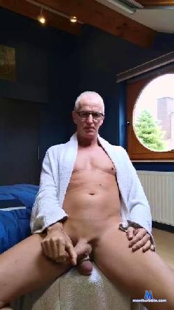 bimbobottom01 cam4 live cam performer profile