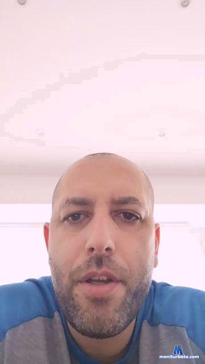 Chriss2081 cam4 straight performer from Romania  