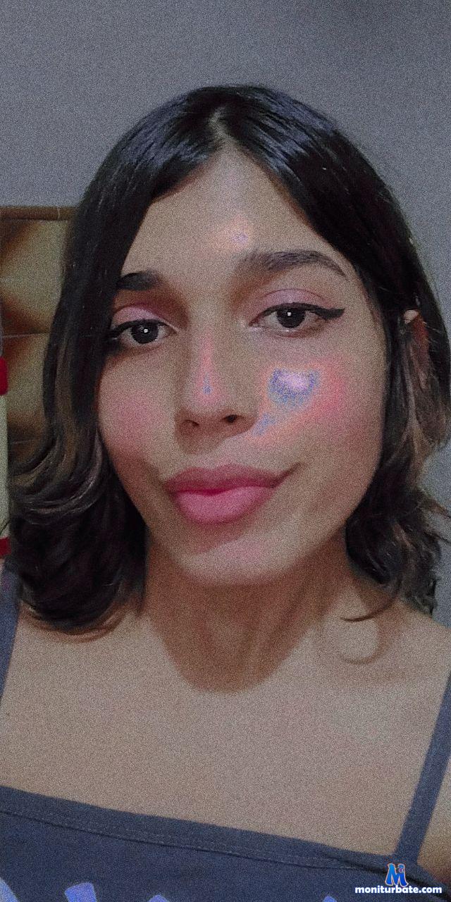 zoessweet cam4 bisexual performer from Republic of Colombia trans latin teen pvt cum brunette cock female rollthedice 