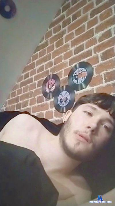 XxxOdainxxX cam4 gay performer from French Republic  