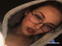 ElviaHarvison cam4 live cam performer profile