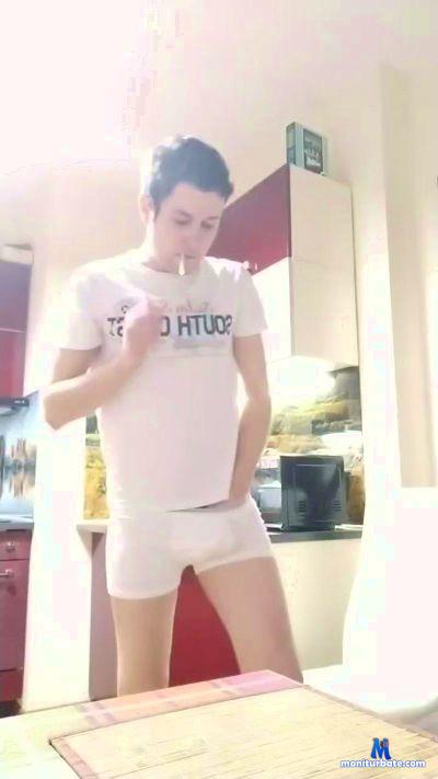 AleksSkela cam4 gay performer from Russian Federation  