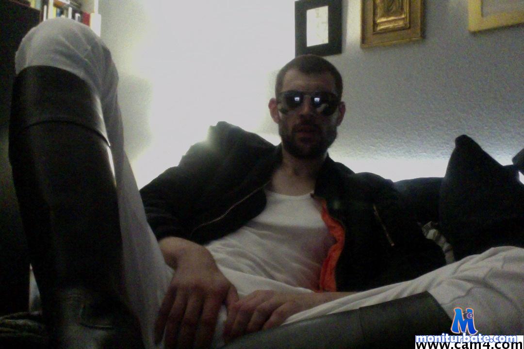 skinhead_bln cam4 gay performer from Federal Republic of Germany  