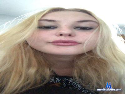 Katerina_Rozavi cam4 bisexual performer from United States of America  