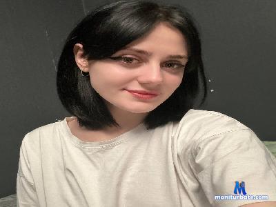 ErlineBeckett cam4 bicurious performer from French Republic striptease ass cute 