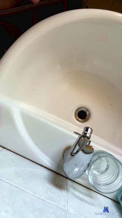 77xxxxx cam4 bicurious performer from Republic of Italy  