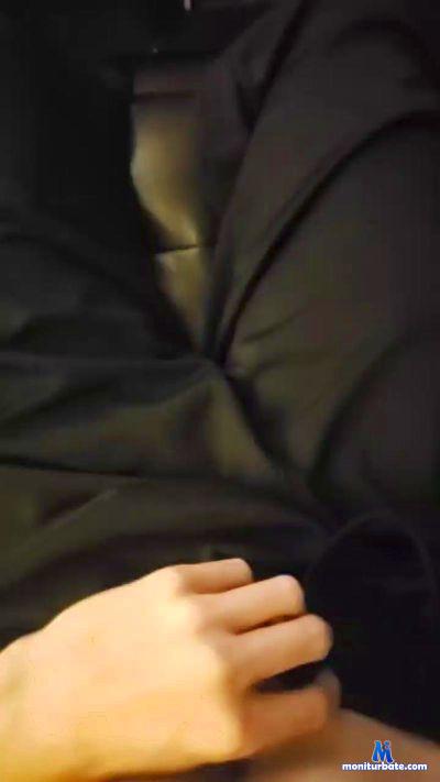 jreddd777 cam4 bicurious performer from United States of America  