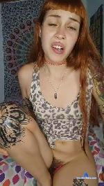 Miilly_geek cam4 livecam show performer room profile