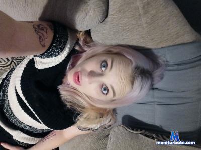 Kinky_aquarius cam4 bisexual performer from United States of America smoke squirt pussy spanking bdsm 