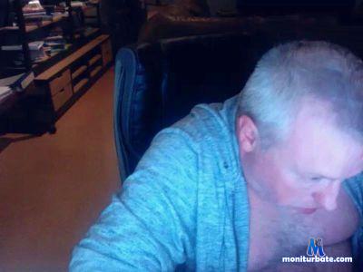 DESPERATECUMD cam4 gay performer from United States of America  