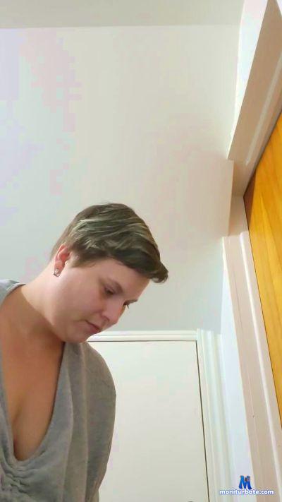 Flavie cam4 bisexual performer from Canada  