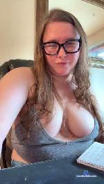 Melodymelonn cam4 livecam show performer room profile