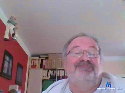skipper5958a cam4 bisexual performer from Federal Republic of Germany  