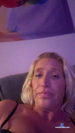 JemsYourGirl cam4 livecam show performer room profile