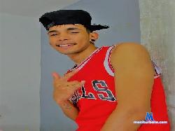 TAHIELRYAN23CM cam4 live cam performer profile