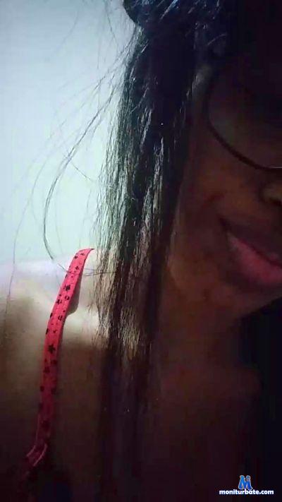 Morenasafa23 cam4 bisexual performer from Federative Republic of Brazil  