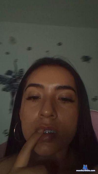 Laila_21 cam4 bisexual performer from Republic of Chile amateur gamer masturbation 