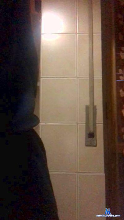 00ENORME cam4 straight performer from Republic of Italy  