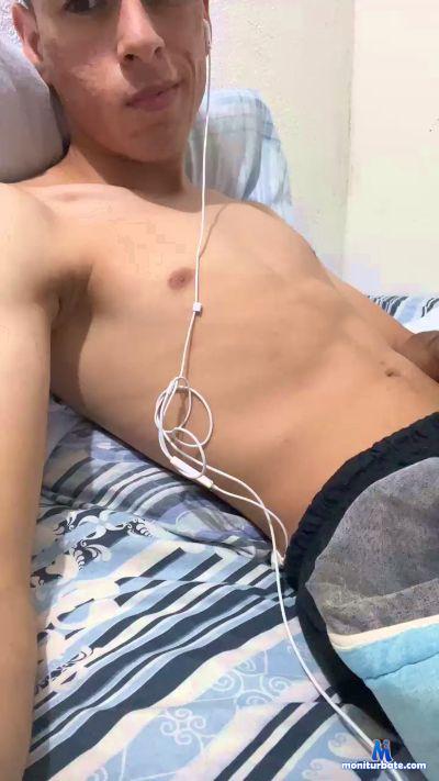romanovv cam4 gay performer from Federative Republic of Brazil  