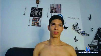 dumboat23 cam4 gay performer from United States of America  