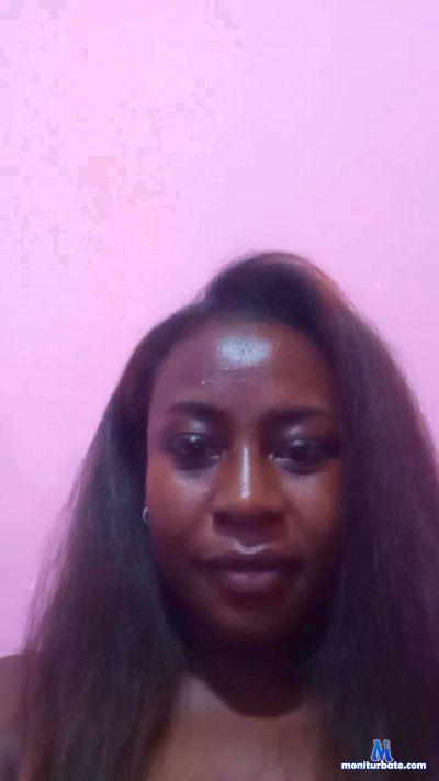 Shannahot2 cam4 straight performer from Réunion  
