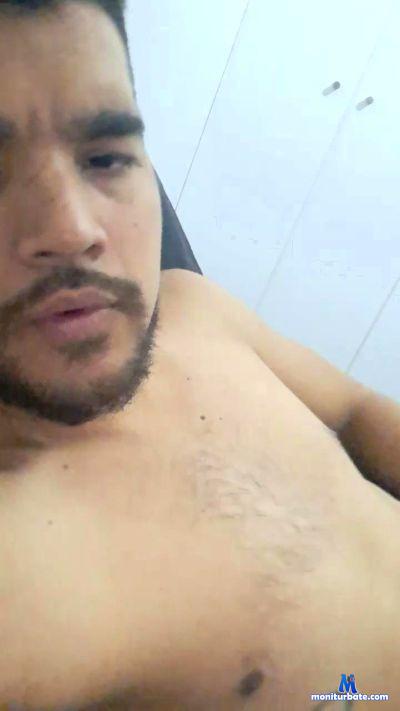littleboy79 cam4 gay performer from Republic of Chile  
