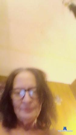 Onxy1962 cam4 live cam performer profile