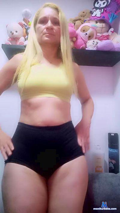 zoe_kim26 cam4 bicurious performer from Republic of Colombia  