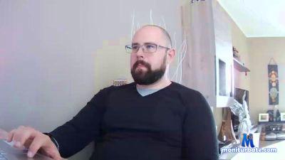 Yue_GreefSeed cam4 gay performer from Republic of Italy  