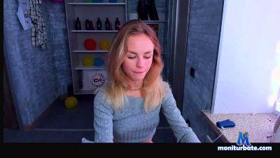 SofiaSantin cam4 bisexual performer from French Republic 2girls teens blonde cute babyface 