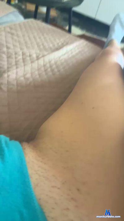 kicky_licks cam4 straight performer from Republic of Italy masturbation pussy ass pee cuple 