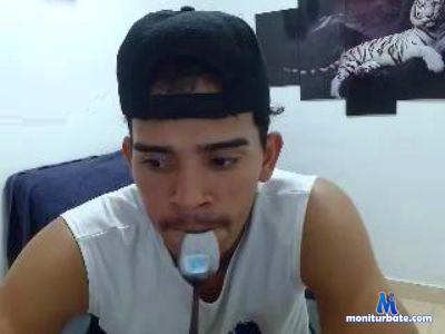 sweet_ori22 cam4 bicurious performer from Republic of Colombia rollthedice 